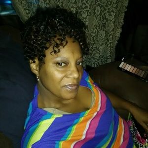 Meet your Posher, Angela